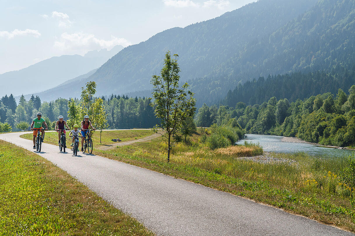 Genussradeln mit der Family am Gailtalradweg R3  